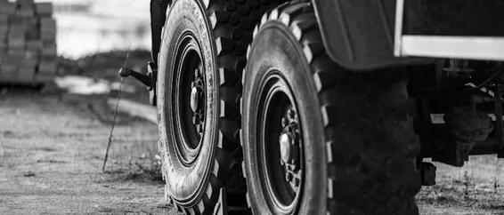 Kettering — van tyres