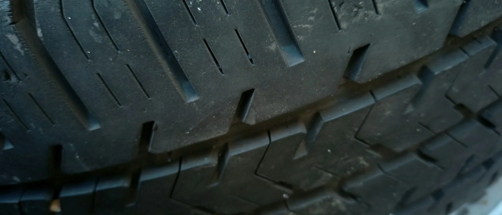 tread on a car