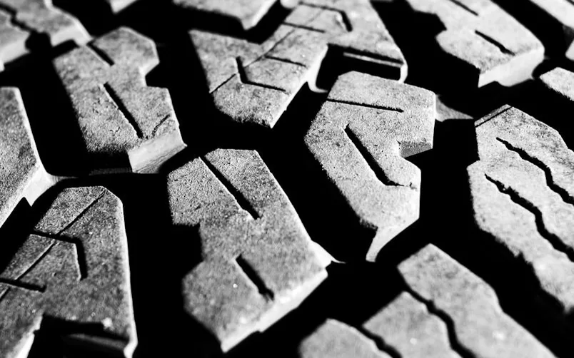 deep tread pattern — article card